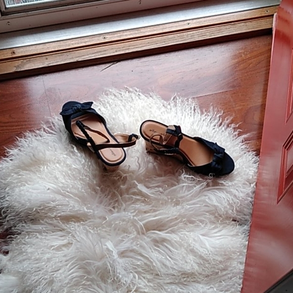 Shoes - Picture 2 of 2